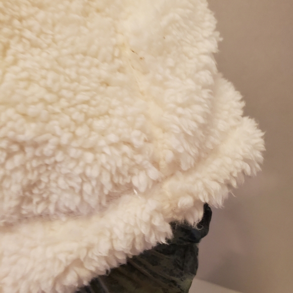 White Faux Fur Hat - Picture 4 of 6